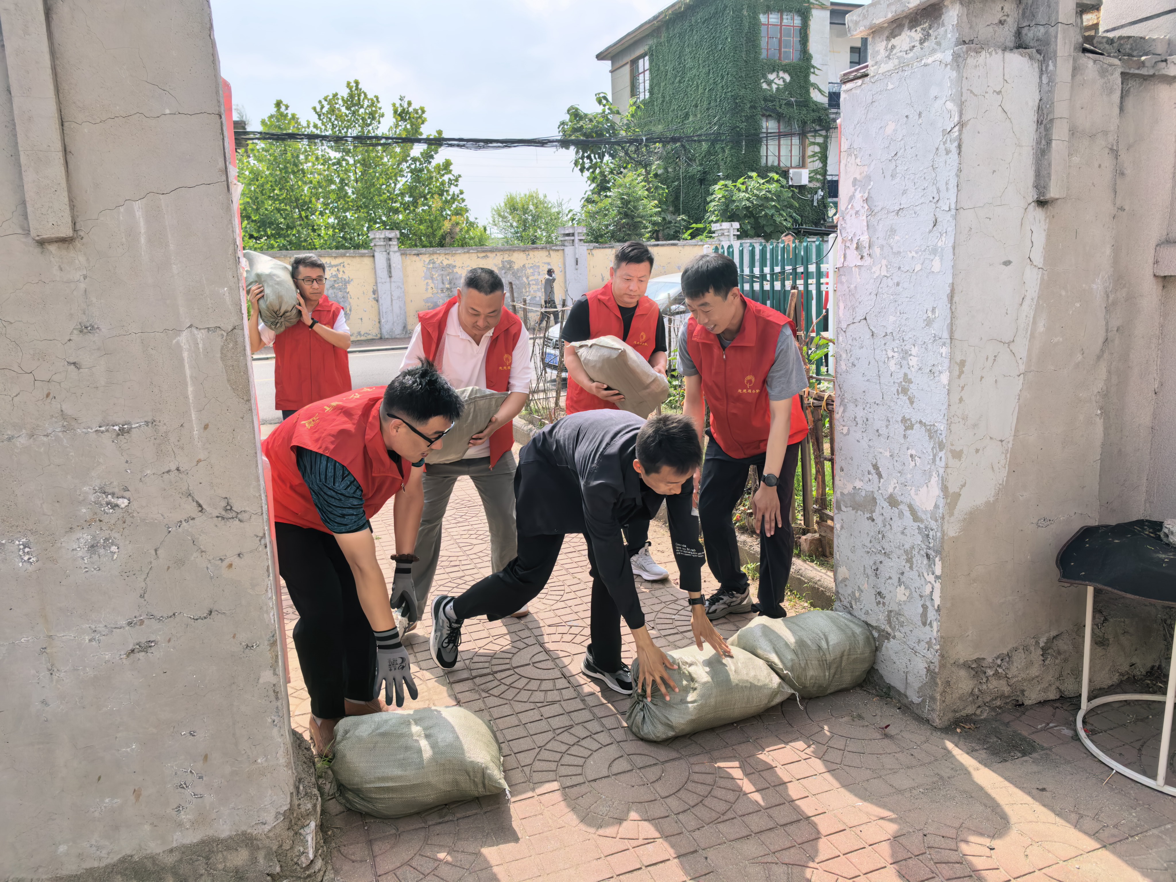 融媒·先锋丨空巢怎么暖、纠纷怎么解、晚年怎么乐——一个老矿区的“蜂巢三解”