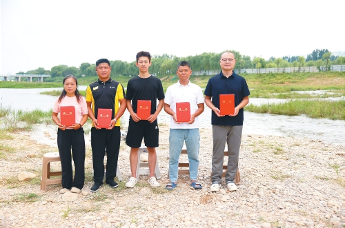 玉符河畔还原生死时速 救人者受聘济南日报·爱济南“市民观察员”