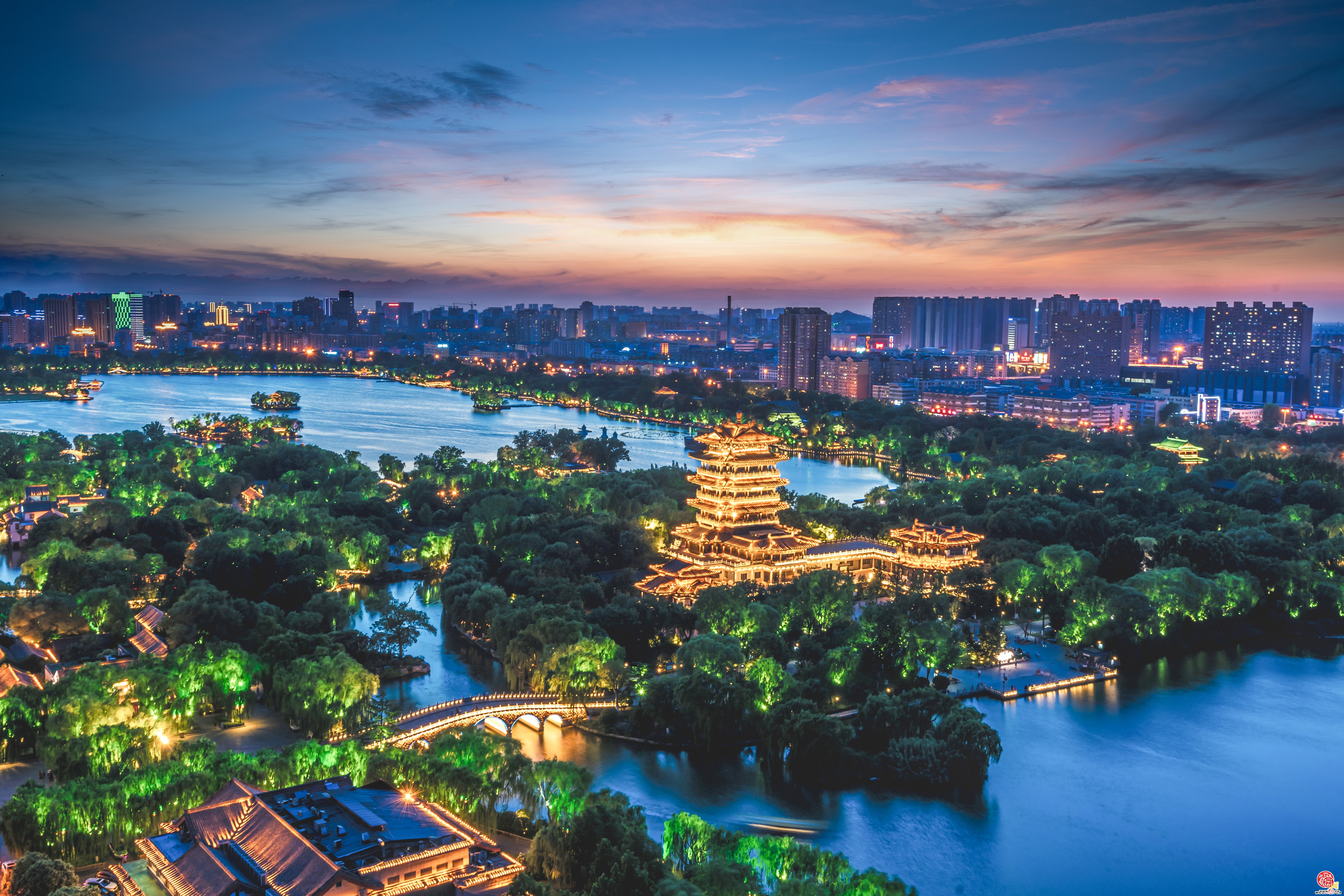 夜游消费场景“上新” 4条Citywalk线路带你游泉城