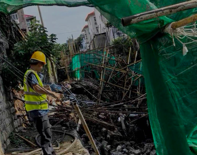 党旗飘扬践初心，红色堤坝保畅通——中国联通济南市分公司打赢汛情保通攻坚战