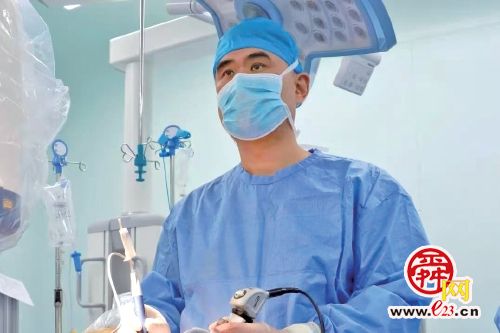 坚守临床怀赤诚 精研医技护万家 以尖端技术筑牢泉城健康防线