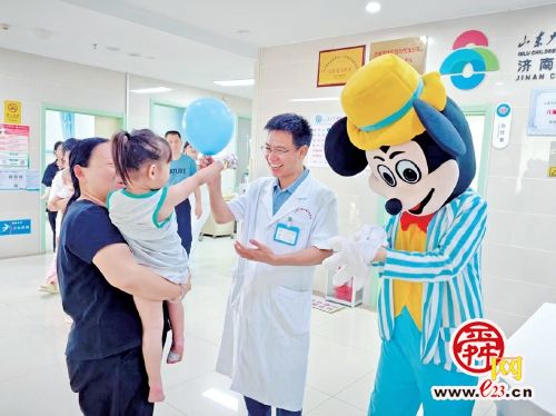 坚守临床怀赤诚 精研医技护万家 以尖端技术筑牢泉城健康防线