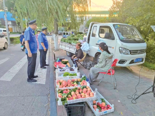 三维治理出实招 疏堵结合治占道 长清城管打出城市精细化治理组合拳
