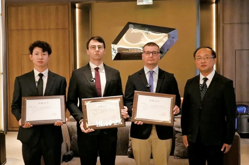 3位中法青年向省图捐赠日本侵华档案资料 记载了侵华日军在济南、青岛、烟台、威海、潍坊等地的严重暴行