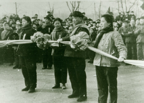 车轮滚滚，101路公交的时光印记