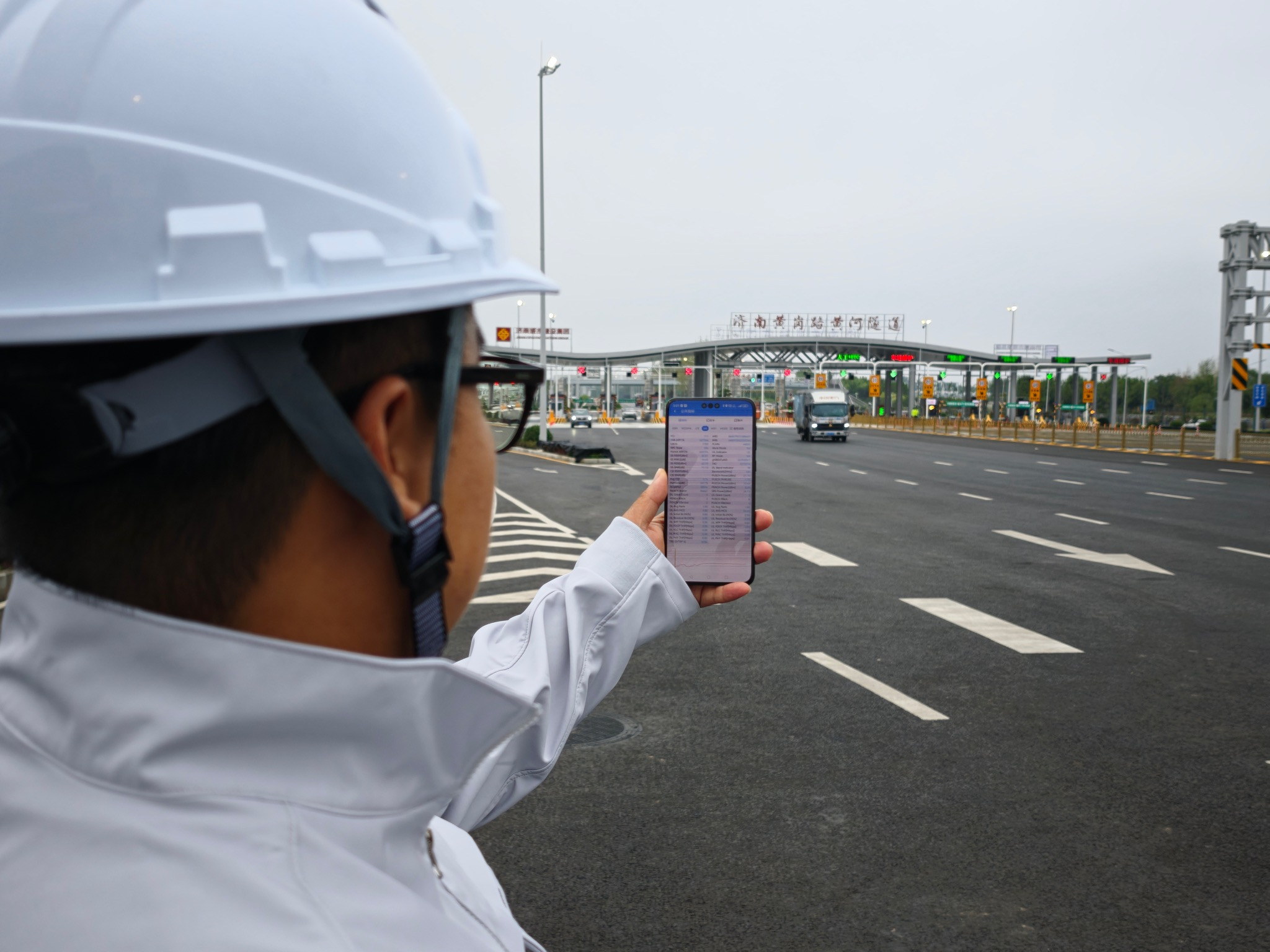 黄河之下有通途，联通信号伴你行——中国联通济南市分公司匠心精品网护航世界级跨黄隧道工程