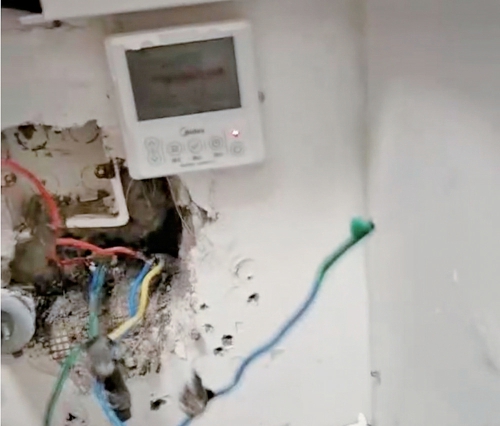新房入住一年，中国铁建梧桐天樾小区业主反映房屋多处漏水，两个月未解决，房修负责人回应