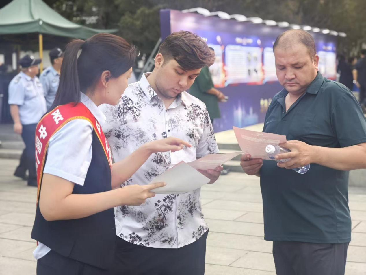 吹响“金号角”守护安心消费——中国人保山东区域工协全面启动2026年金融教育宣传周活动