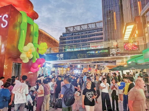 一场关于服务的济南攻坚战 “像抓工业一样抓服务业”，济南能否再造一个万亿级增长极？