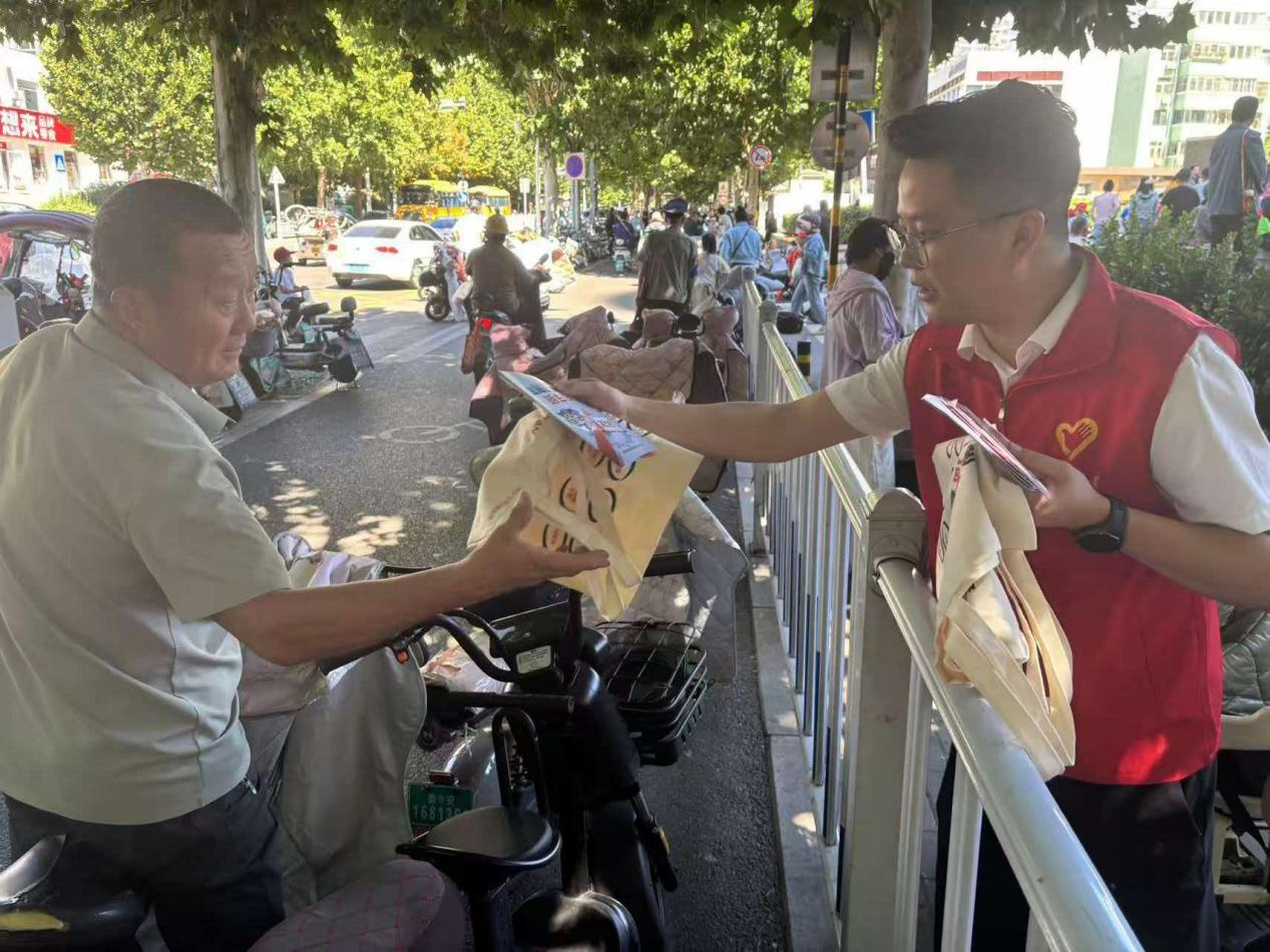 清朗金融网络，守护安心消费——平安产险泰安中心支公司走进泰安市岱岳区岳峰小学开展“小小金融卫士”宣教活动