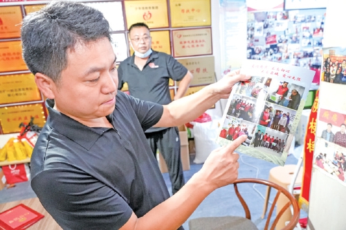 一位父亲的“百家灶台”
