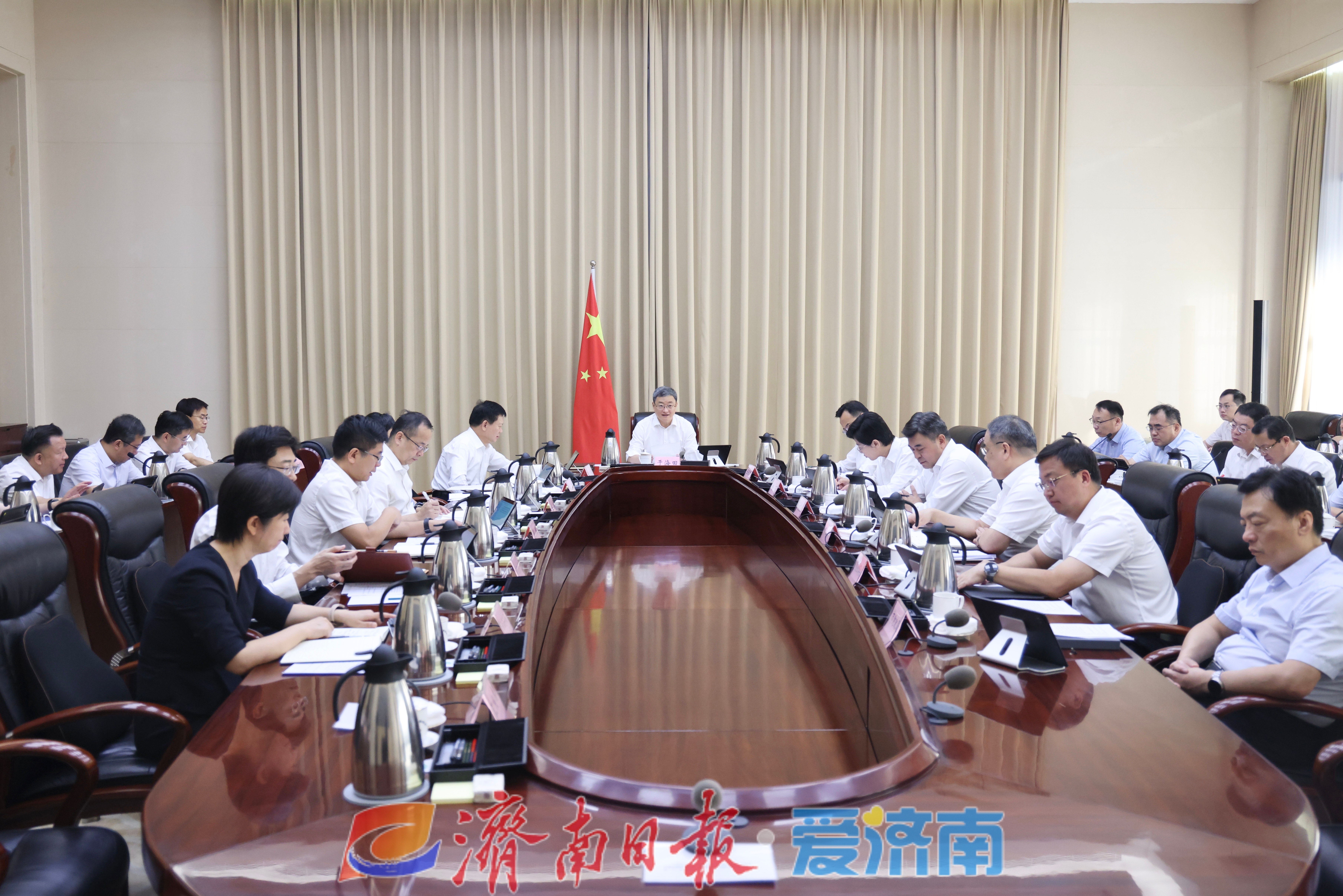 市政府党组召开扩大会议 学习贯彻习近平总书记重要讲话重要指示精神