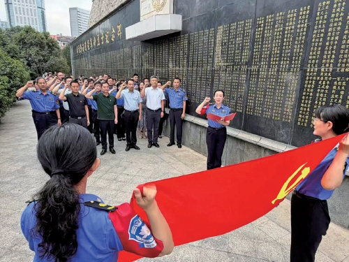 赓续红色血脉 践行初心使命 市城管执法支队联合共建支部开展主题党日活动