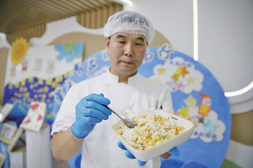 特级大厨端出的烟火饭,孩子们吃不够