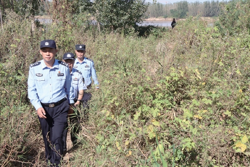 泉城那抹“警”色 是长假最安心的风景