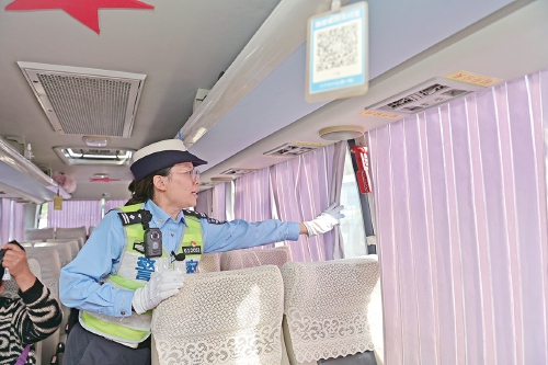 泉城那抹“警”色 是长假最安心的风景