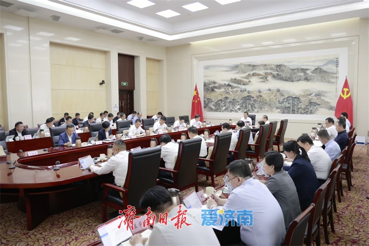 市委常委会召开会议 学习贯彻习近平总书记重要讲话重要文章精神 研究“十五五”新型工业化发展等事项