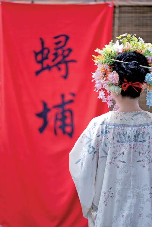 《中国非物质文化遗产传播蓝皮书2026》发布 非遗“热”起来，更要“传”下去
