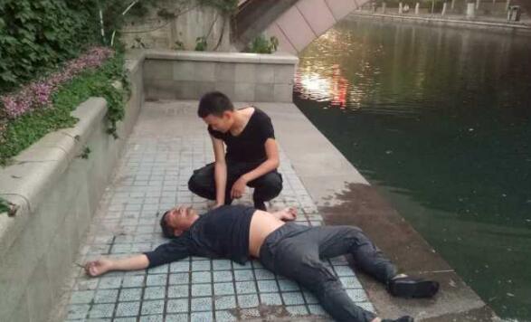 正能量满格!济南泉城广场保安小哥跳河救人