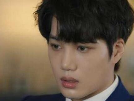 KAI父亲突然过世不见女友郑秀晶 6月8日首尔举办EXO新专辑抢听会