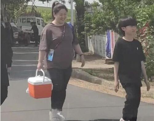 赵本山10岁外孙曝光 是前妻女儿的孩子