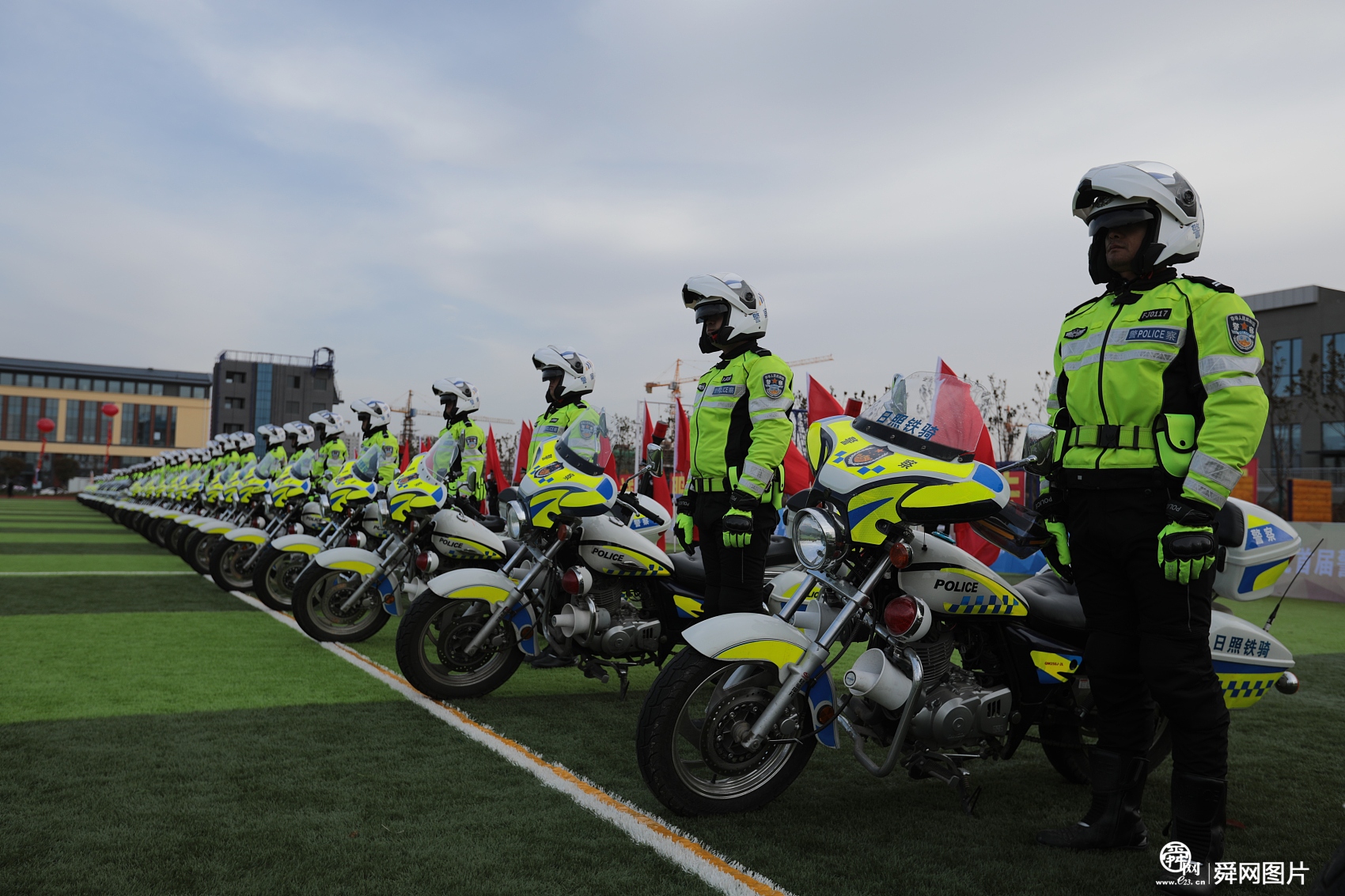 山東日照:公安系統舉行全警實戰大練兵 英姿颯爽展新形象