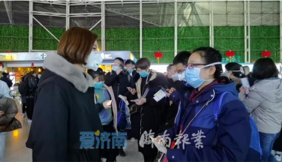 济南市民：致敬！奋战在“战疫”一线的新闻记者