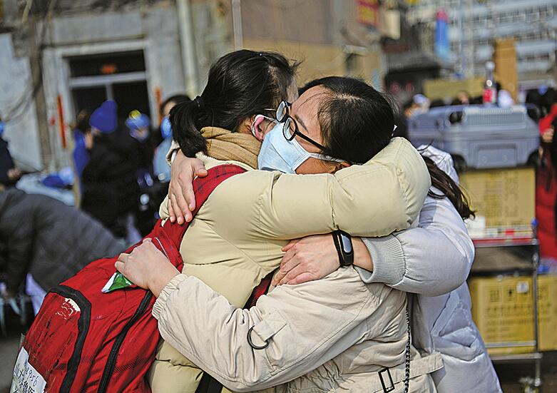 济南，出发！致敬“最美逆行者”全省最大规模、齐鲁医院131人“整建制”医疗队昨日驰援武汉