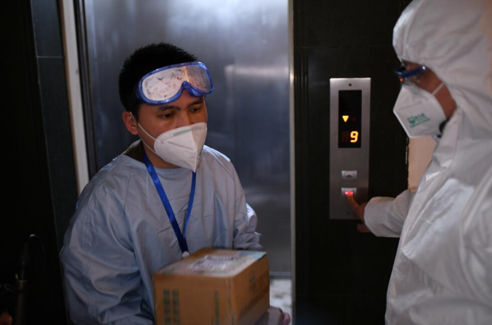 直击真相济南报业记者独家探访封闭隔离的社区疫点1200多名住户居家