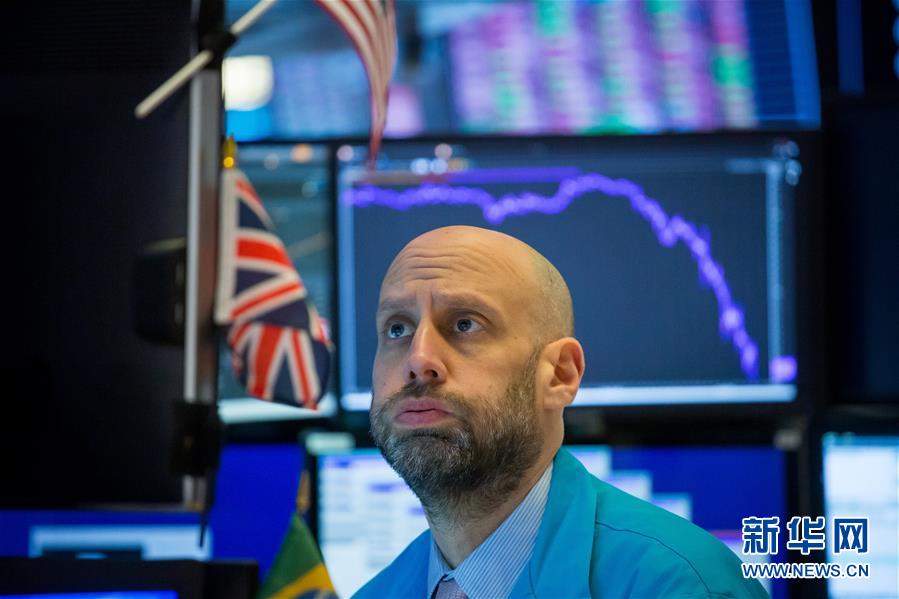 纽约股市18日午间暴跌再度触发熔断机制