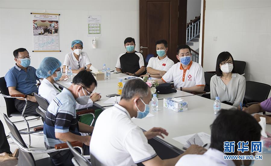 通讯：“工作忙碌又细致，经验丰富又专业”——一名柬埔寨青年眼中的中国援柬抗疫医疗专家组