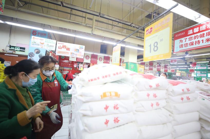 济南：超市粮油供应充足 部分商品促销力度过半