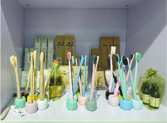 限塑令延伸至酒店行业 一次性塑料用品的禁令死结能否解开？