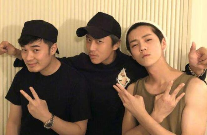 大把撒糖！小贝为鹿晗庆生 鹿晗30岁生日关晓彤卡点发文 跑男团互动