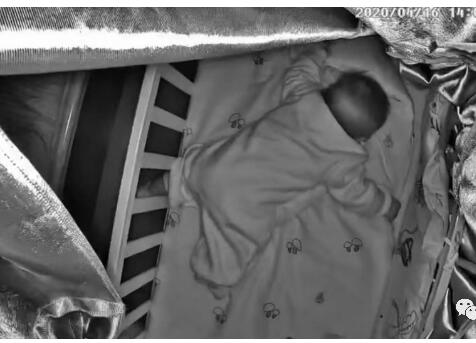 肠子悔青了！三个月女婴训练趴睡时身亡 新手妈妈悲痛欲绝