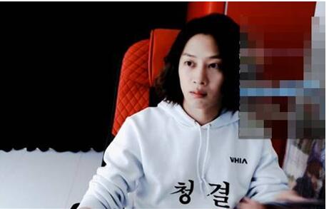 火力全开!金希澈怼黑粉说了什么?金希澈直播互动闹得不愉快