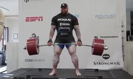 魔山演员打破纪录成为“世界上最强壮男人” 为啥感谢黑子们的激励？