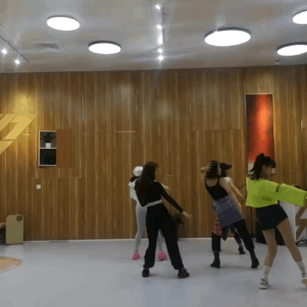 乘风破浪的姐姐练习室路透 终于知道为啥张雨绮说没信心了