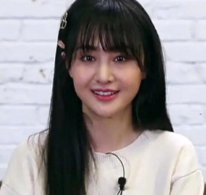 肿了吗？郑爽经纪人发文diss鹅厂怎么回事？终于真相了，原来是这样！