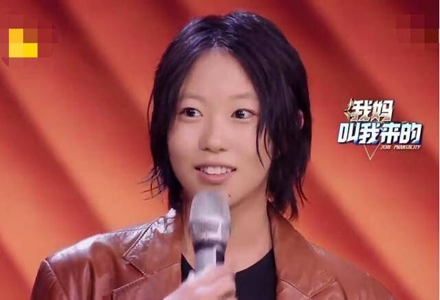 窦靖童晒与王菲同框照 母女欢乐开怀画面温馨