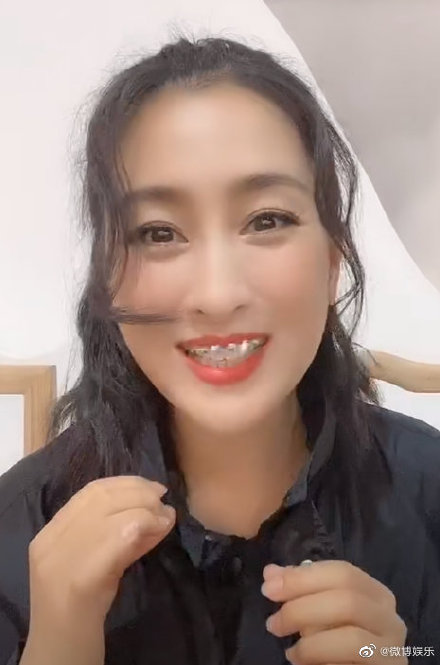 【不知情】“娱乐圈媒婆”马苏否认带李小璐做头发，还称谣言止于智者