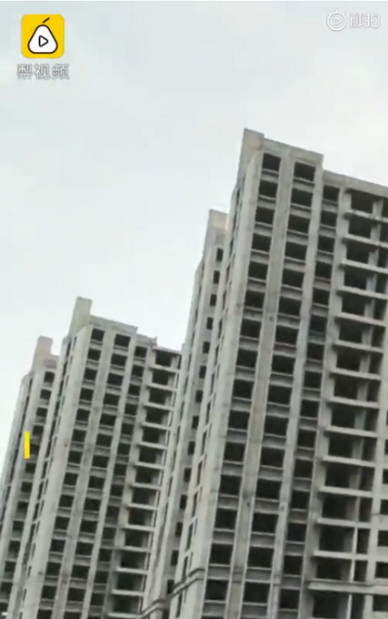 太惨了！昆明30户居民住进烂尾楼是怎么回事？这样的真相让人痛心