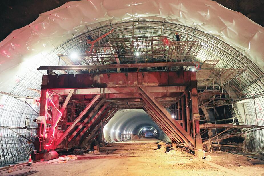 济泰高速济南段海螺峪隧道有望8月底竣工