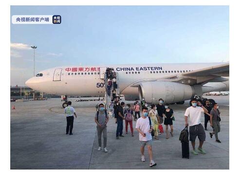 东航紧急备降西安航班上的乘客已更换飞机前往北京