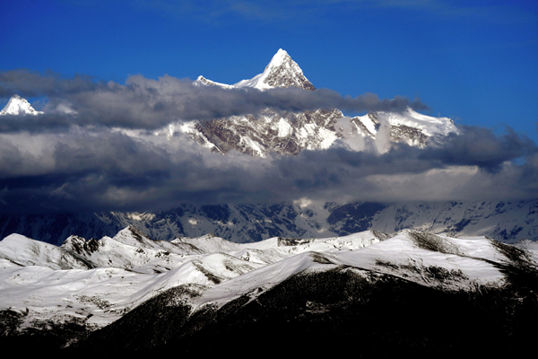Tibetan peak a beautiful, rare sight