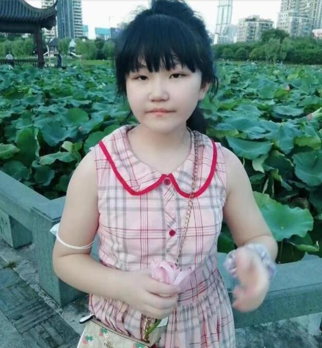 最新武汉10岁女孩外出见闺蜜至今未归附10岁女孩与闺蜜照片