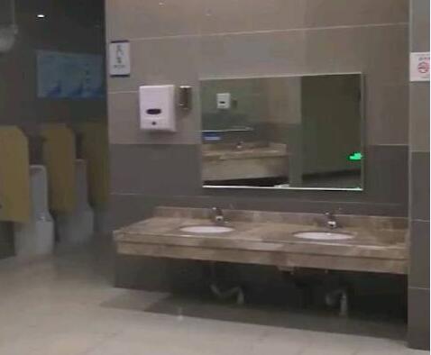 重庆医院现观赏式厕所什么情况?终于真相了,原来是这样!
