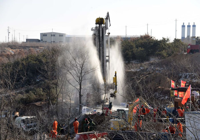 山东栖霞五彩龙金矿爆炸事故最新进展:1号救生孔18日凌晨打通