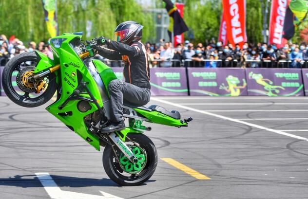 2021济南国际摩托车博览会开幕,多彩炫技"吸粉"无数