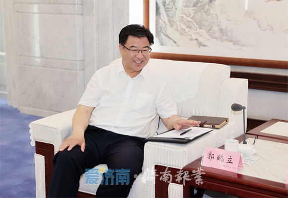 28日上午,省委常委,市委书记孙立成在舜耕山庄会见了临夏回族自治州委